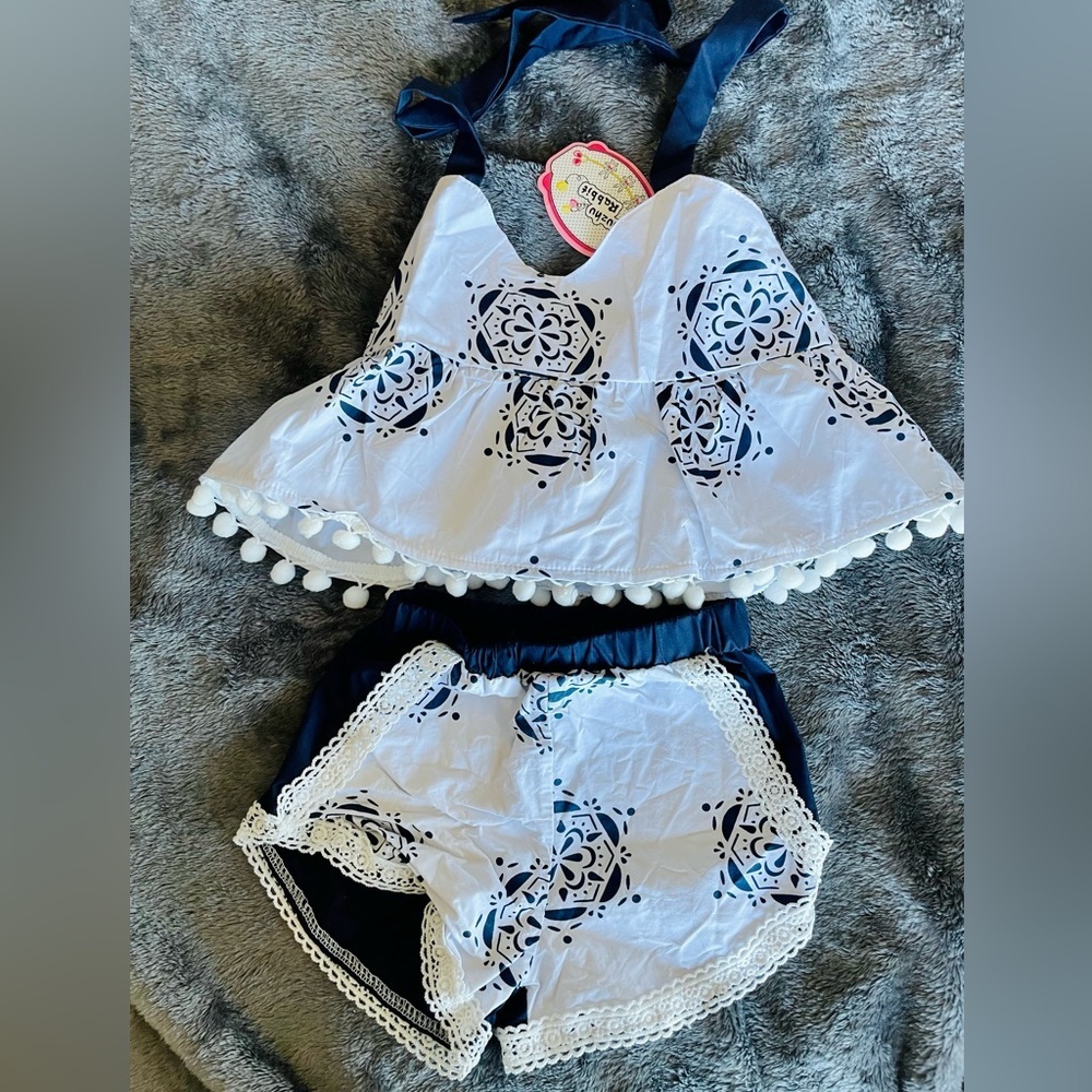 New with tags halter top and shorts size 12-18M